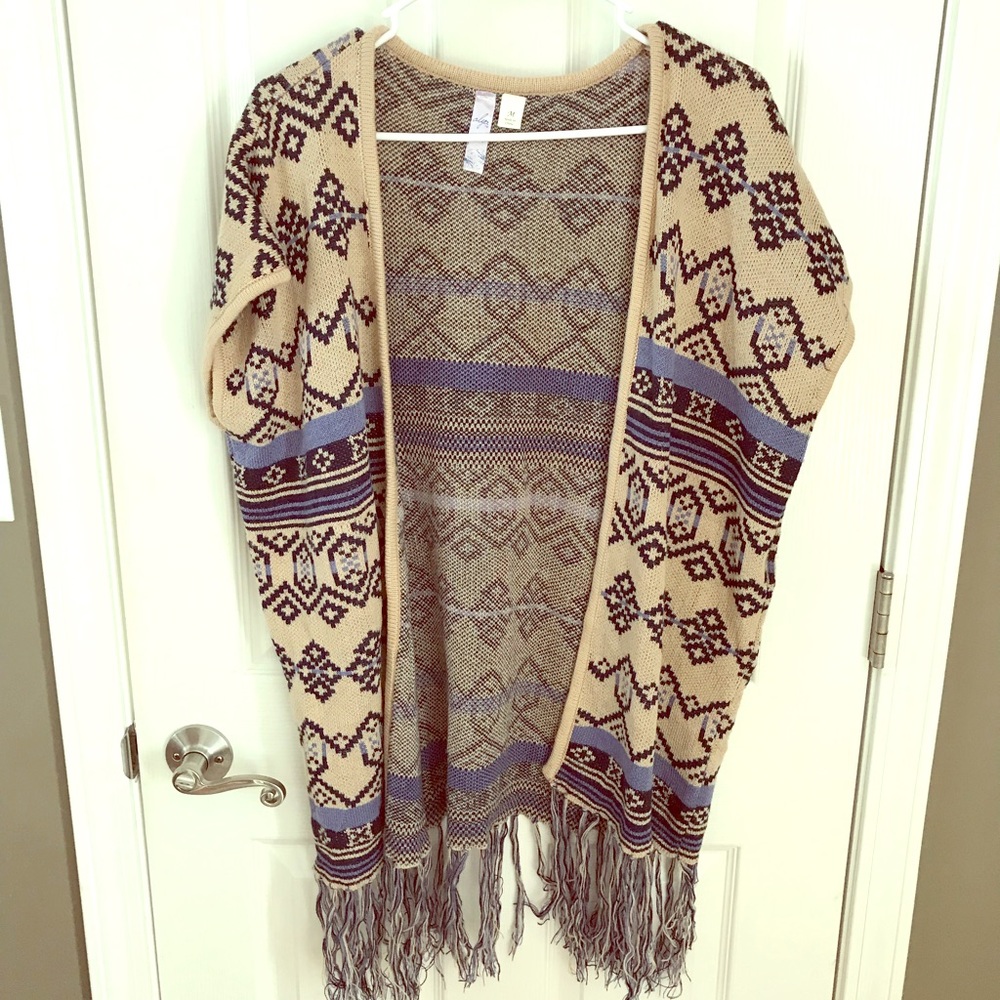 Francesca’s shrug / cardigan